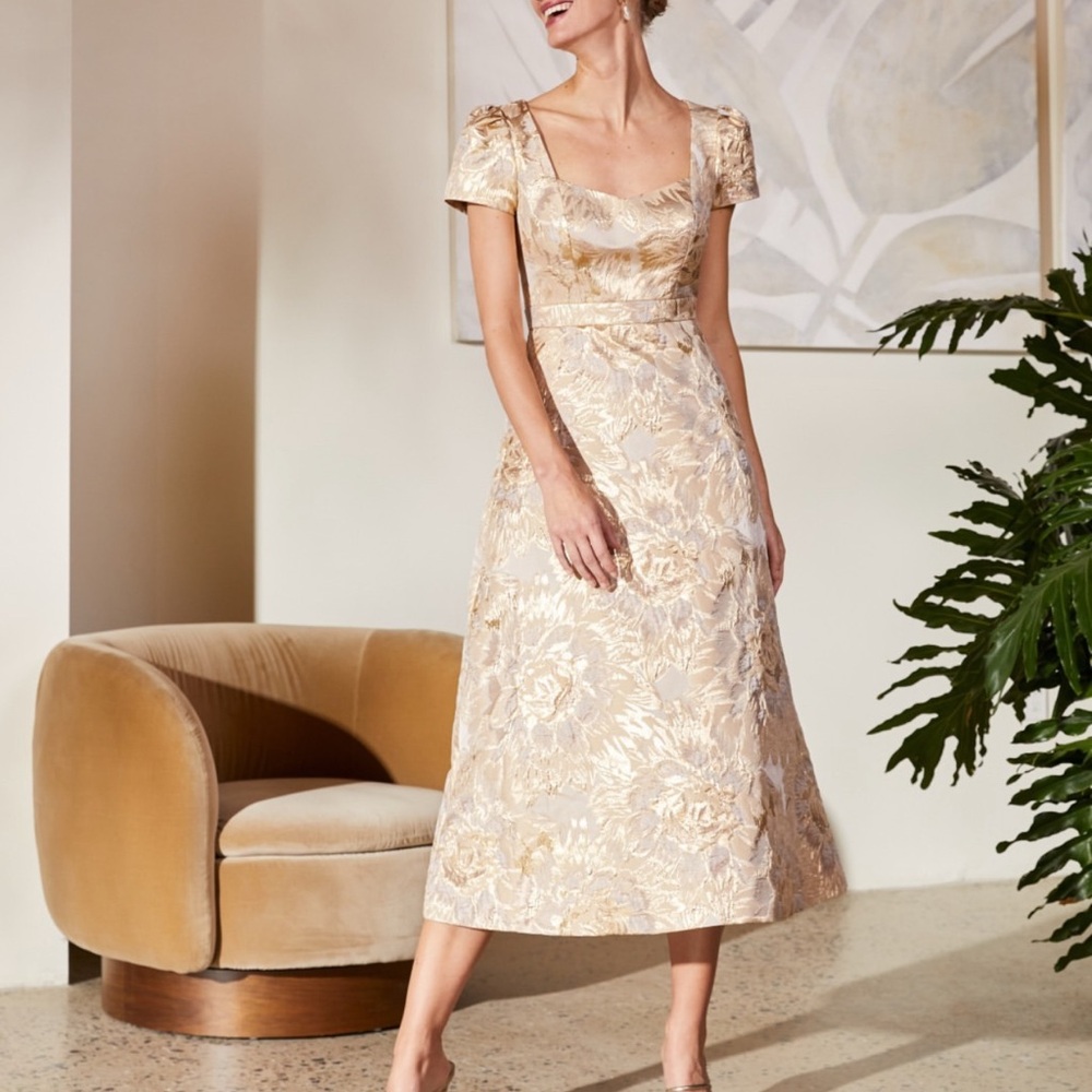 Kay Unger Finleigh Metallic Midi Dress